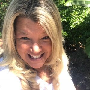 Meet your Posher, Julie